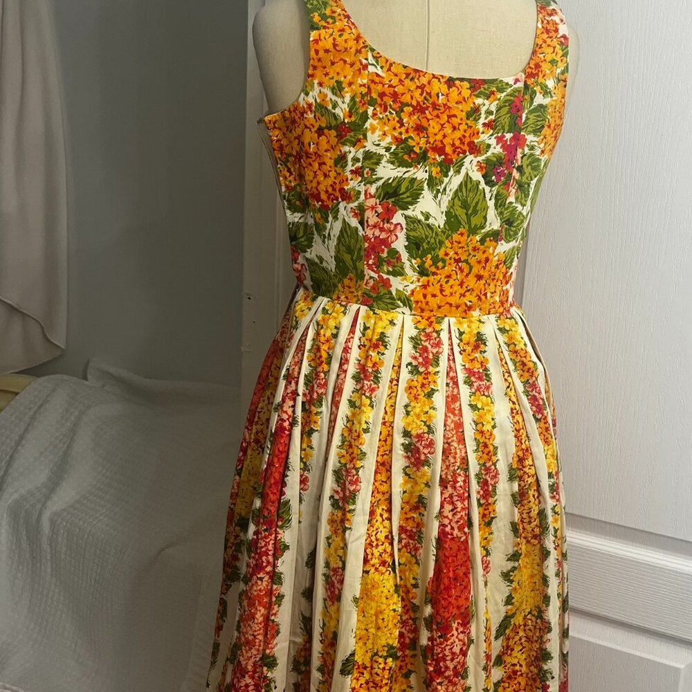 Isaac Mizrahi Floral Pleated Dress Sz 2 - Picture 2 of 2
